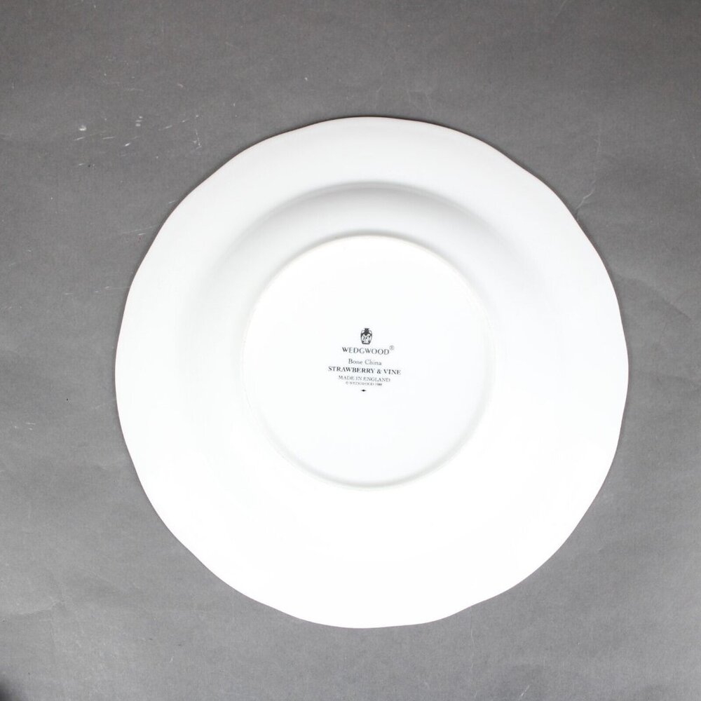 Wedgewood 1988 Strawberry & Vine Fine Bone China White 9" x 1" Shallow Bowl - Picture 3 of 15